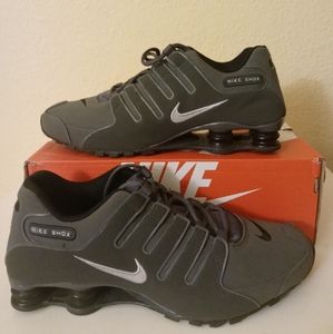 Nike Shock NZ/ Dark Grey Metallic Ore